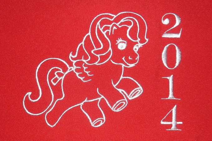 Машинная вышивка - Лошадка 2014